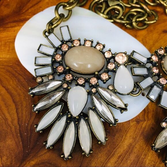 Statement Bib Necklace Crystal Rhinestone Antiqued 4218 - Picture 4 of 10